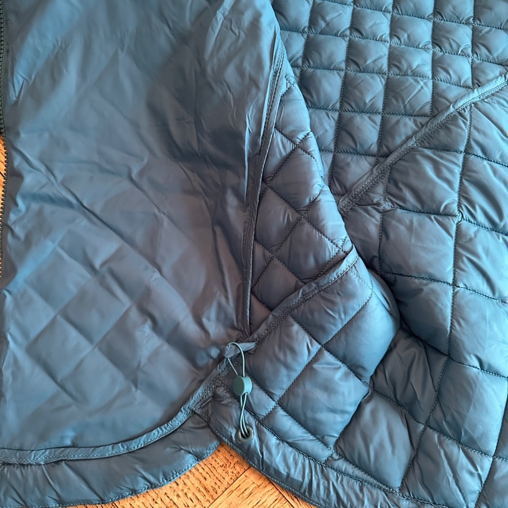 Athleta Teal Whisper Featherless Quilted Jacket XL - Like new - Picture 6 of 10